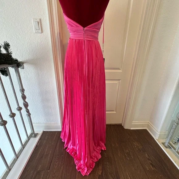 NWT Mac Duggal Sz 2 Plunging Neckline Hot Pink Pleated Maxi Dress SAMPLE - joarbit.com NWT Mac Duggal Sz 2 Plunging Neckline Hot Pink Pleated Maxi Dress SAMPLE - joarbit.com
